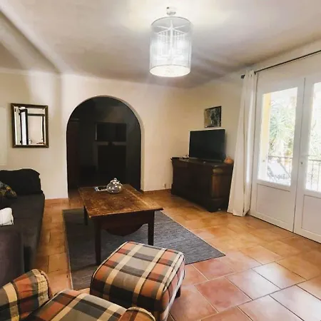 Pres De La Mere Yourhosthelper