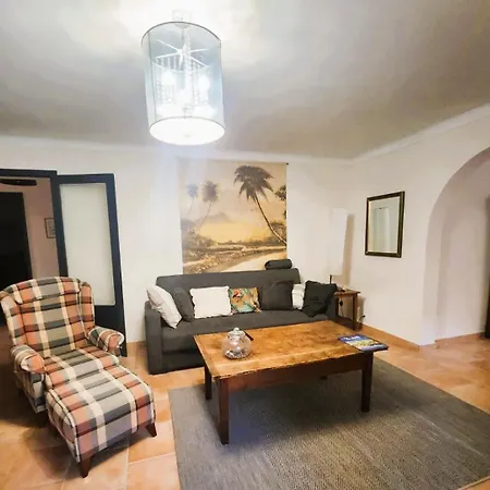 Pres De La Mere Yourhosthelper * Сен-Рафаэль