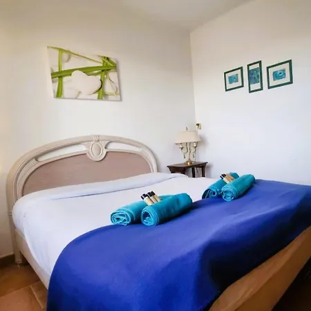 Pres De La Mere Yourhosthelper * Saint-Raphaël